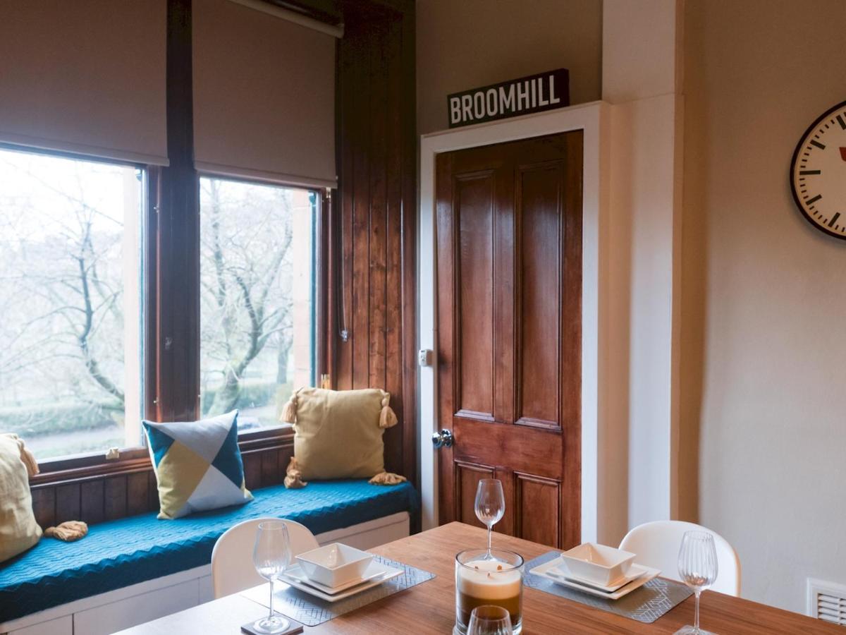 Pass The Keys Beautiful, Traditional 2 Bed Flat W Free Parking Glasgow Exterior photo