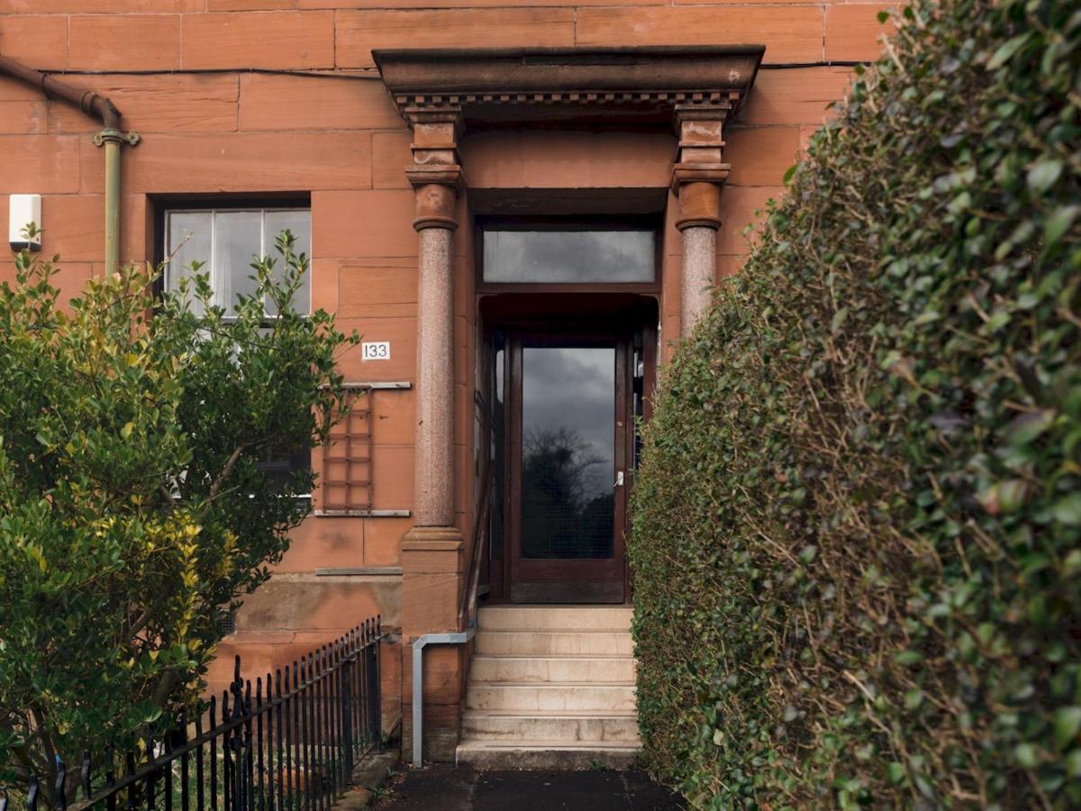 Pass The Keys Beautiful, Traditional 2 Bed Flat W Free Parking Glasgow Exterior photo