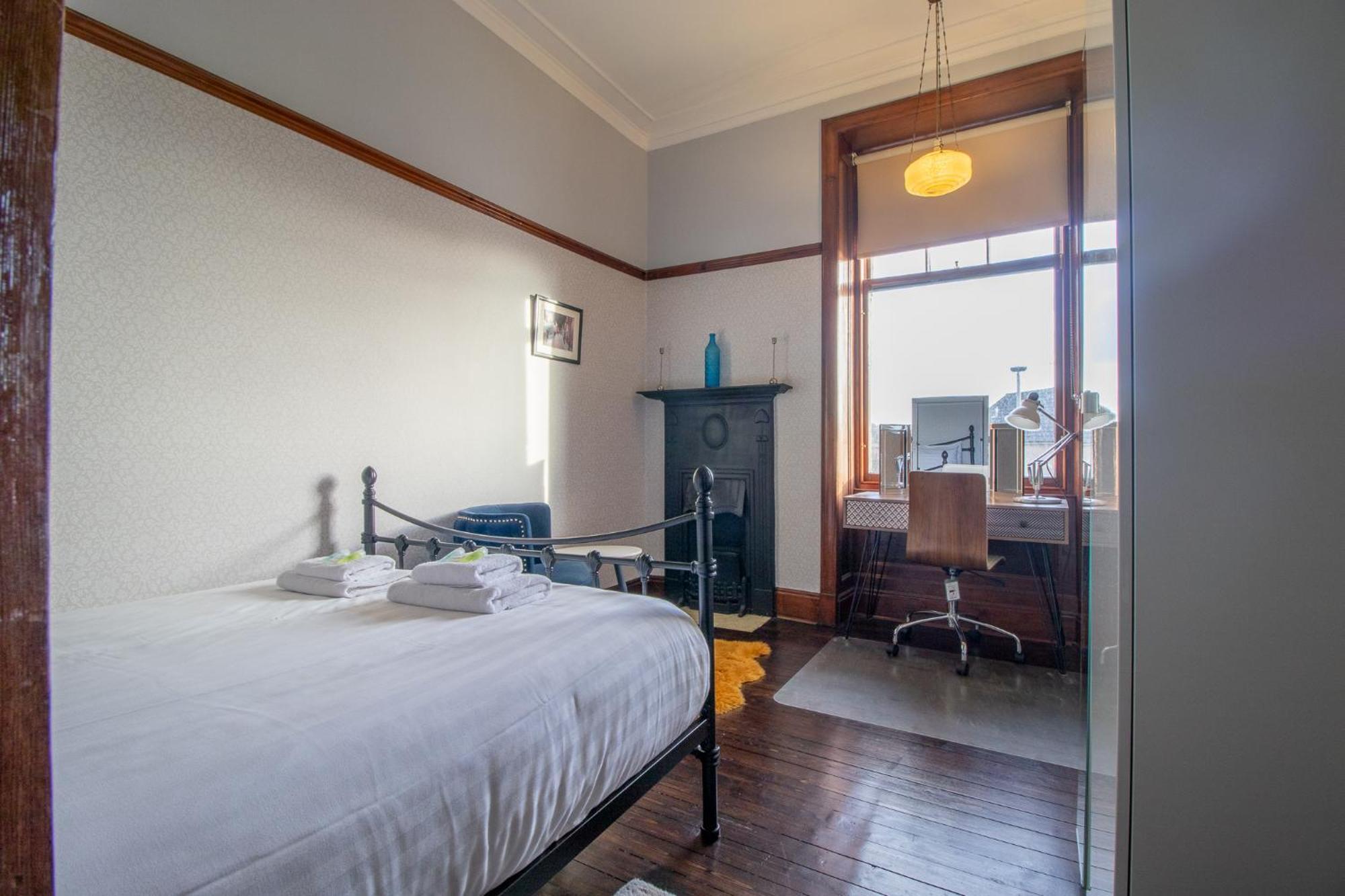 Pass The Keys Beautiful, Traditional 2 Bed Flat W Free Parking Glasgow Exterior photo