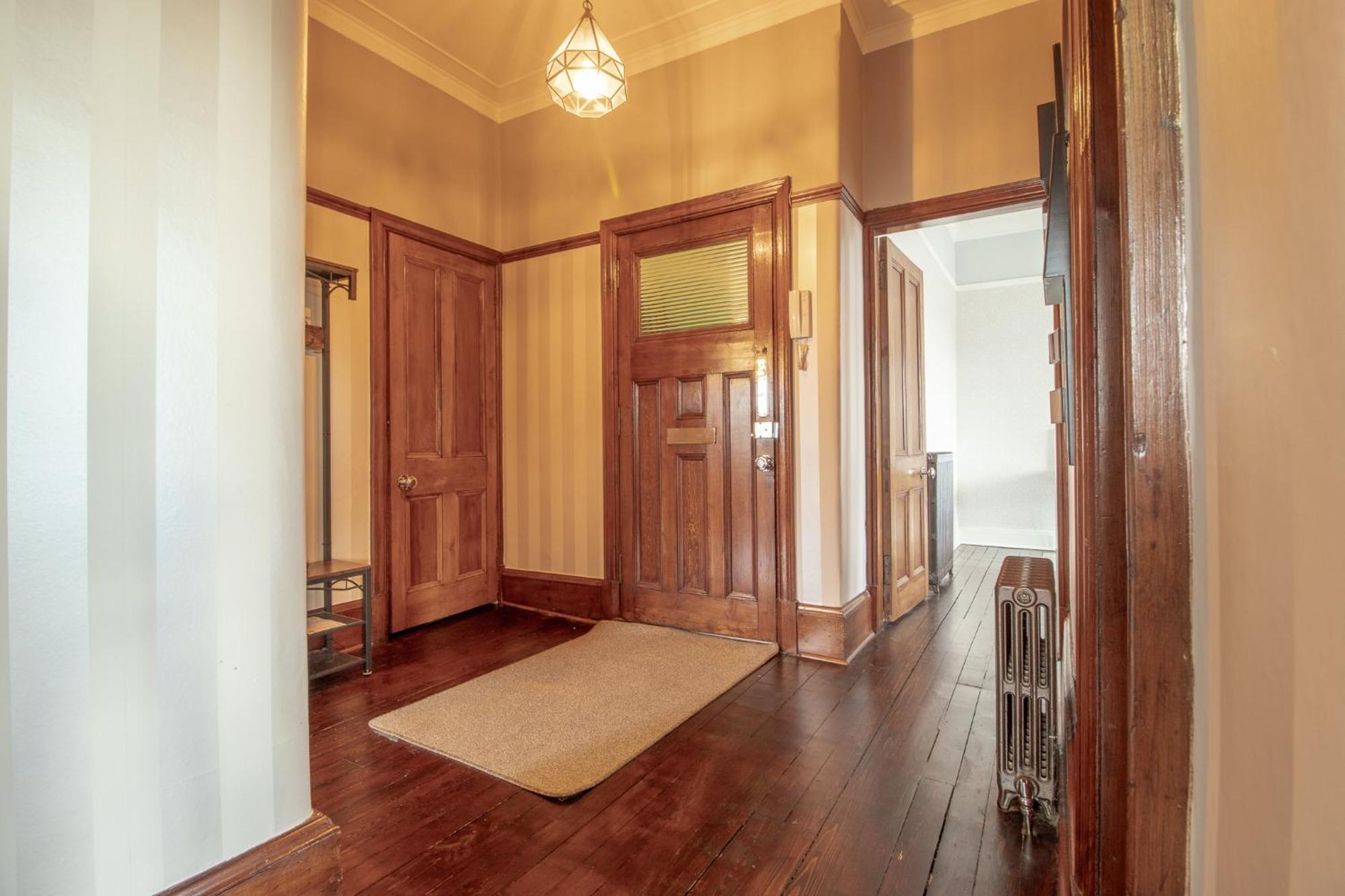 Pass The Keys Beautiful, Traditional 2 Bed Flat W Free Parking Glasgow Exterior photo